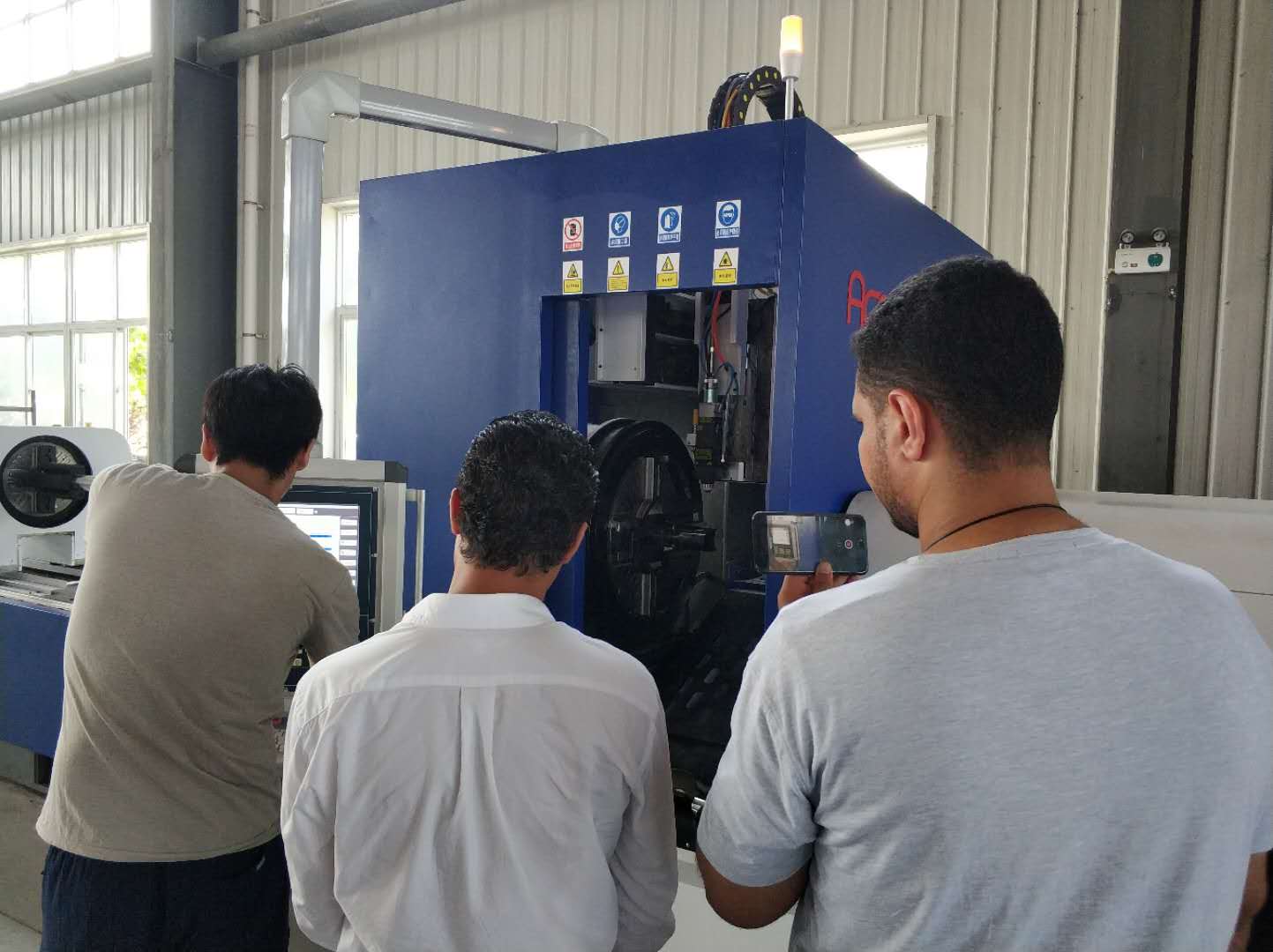 pipe laser cutting machine